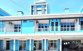 Urbanview The Halona near Jawa Timur Park 4